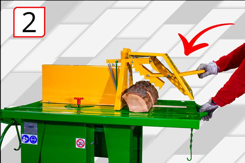 Lower the circular saw firewood locking system