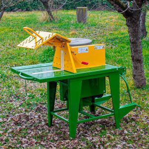 Sega circolare per la forestale per segare grossi quantità di legna