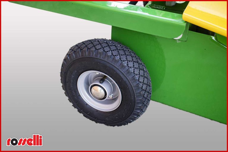 Roues pneumatiques pour fendeuse de bûches verticale avec chambre à air